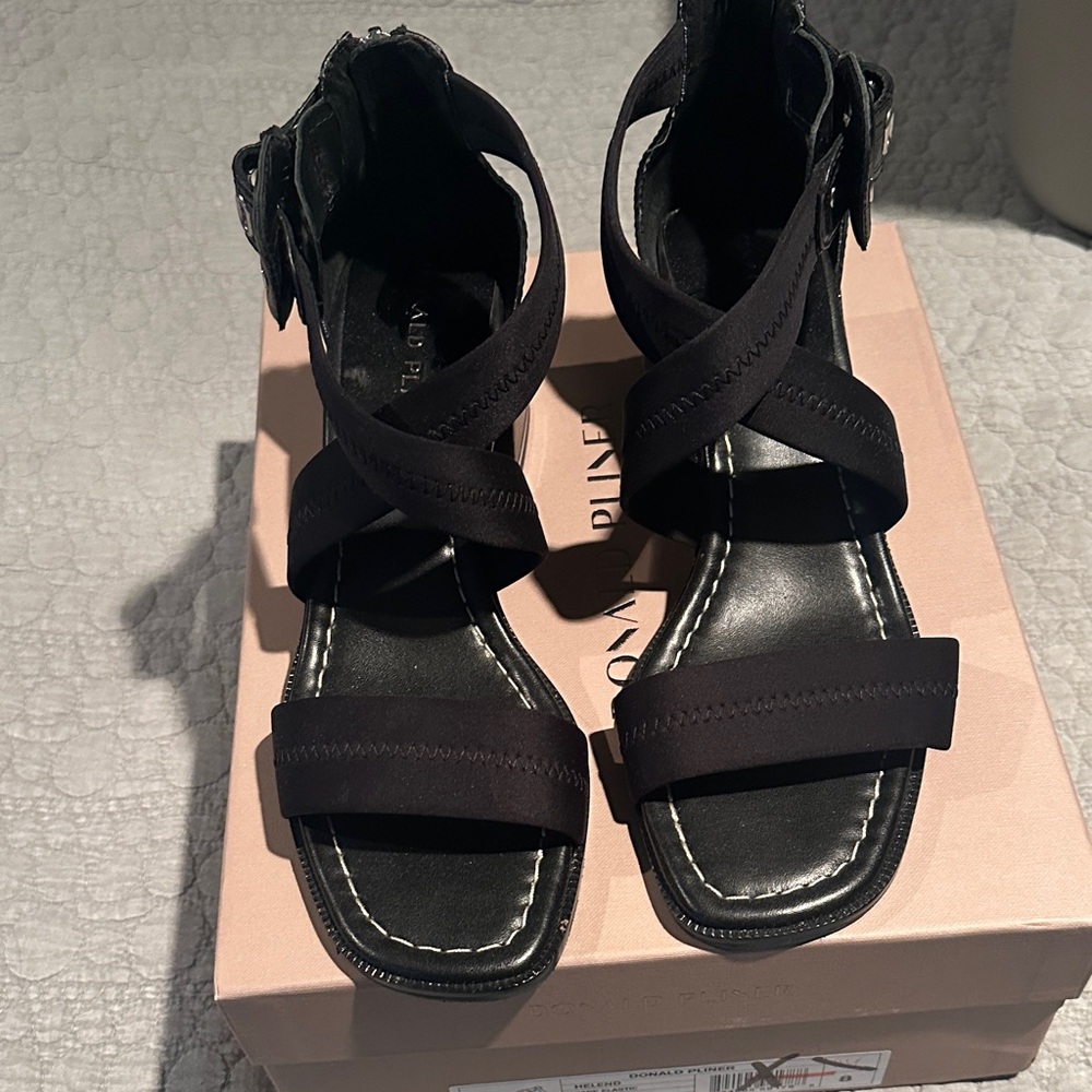 Black Strappy Women's Sandals - Unbranded